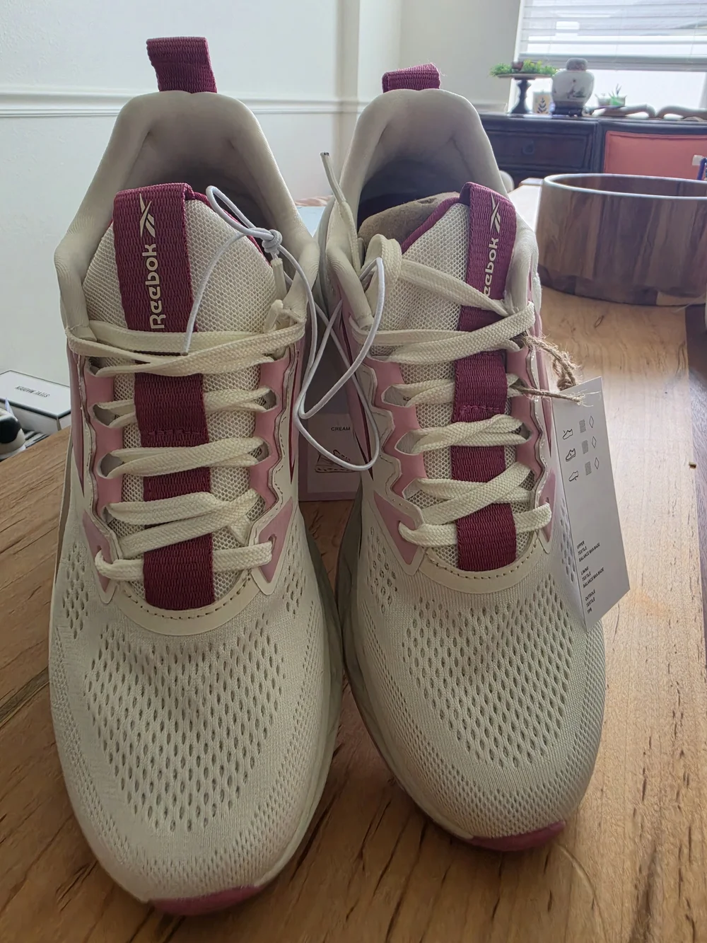 NWT Reebok Women’s Pink and Cream Running Sneakers -multiple Sizes Aval